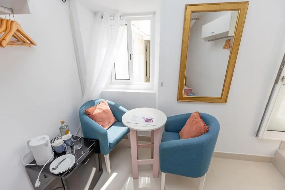 O Quintal Guesthouse Carvoeiro  Bed & Breakfast